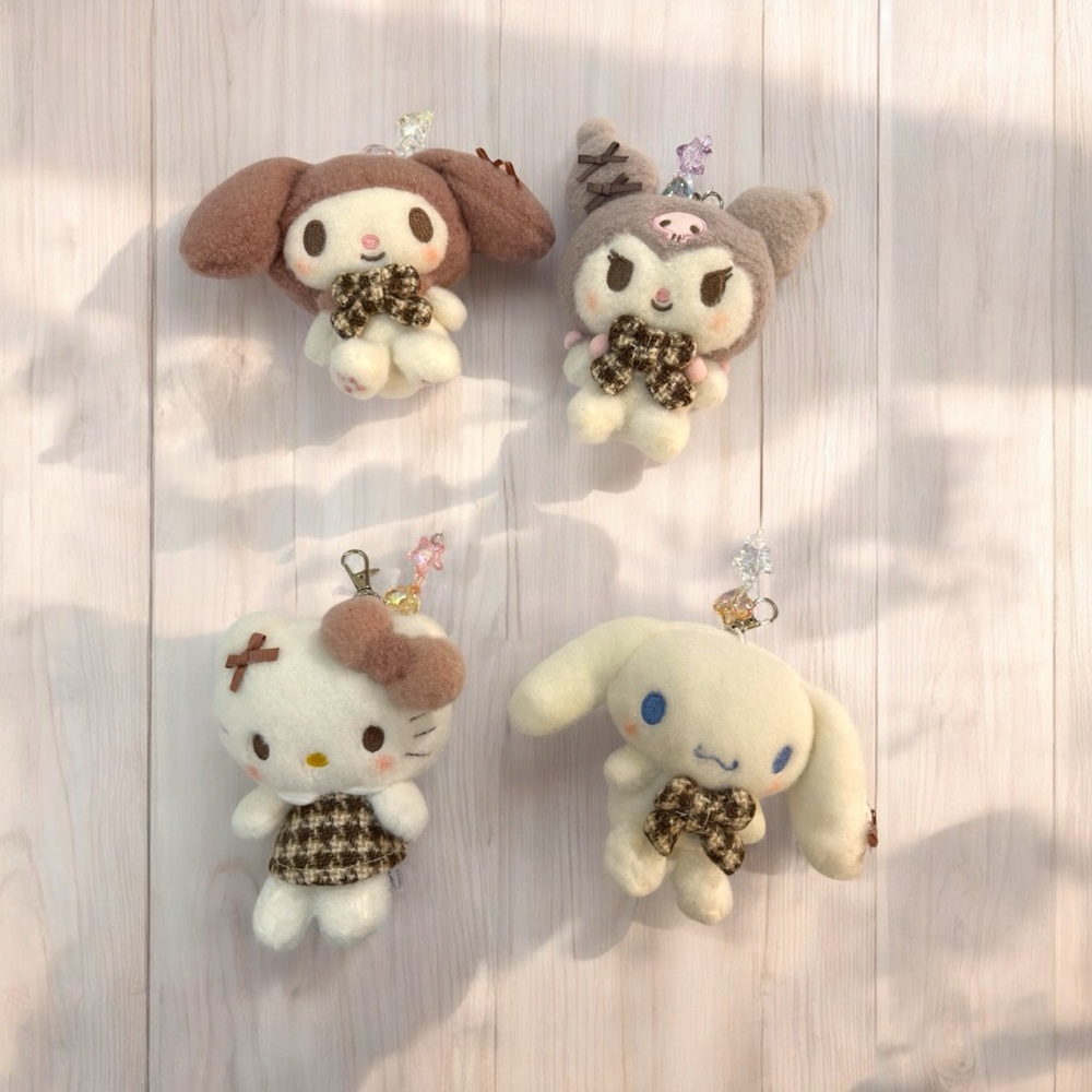 Adorable hello kitty and friends plushy key charms